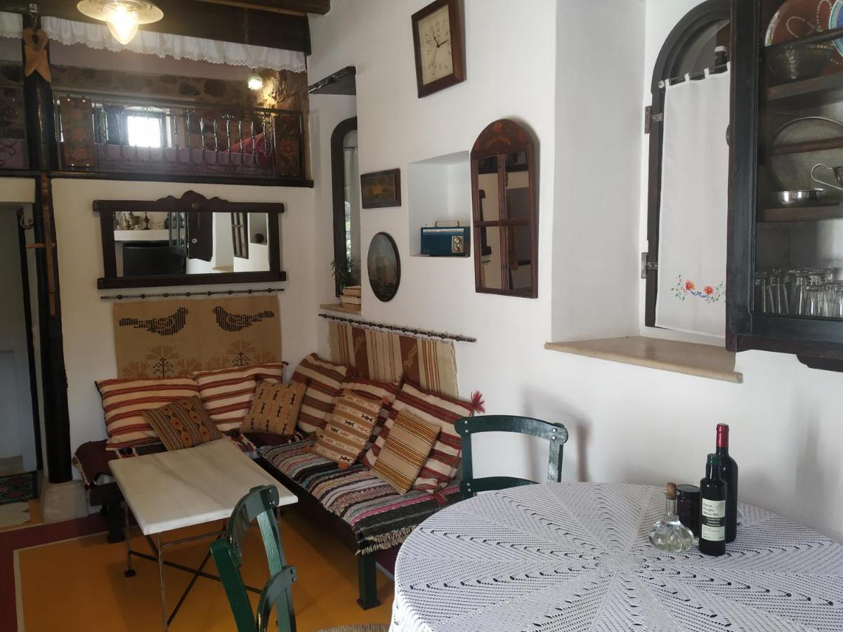 Xenios Z Rustic Rural